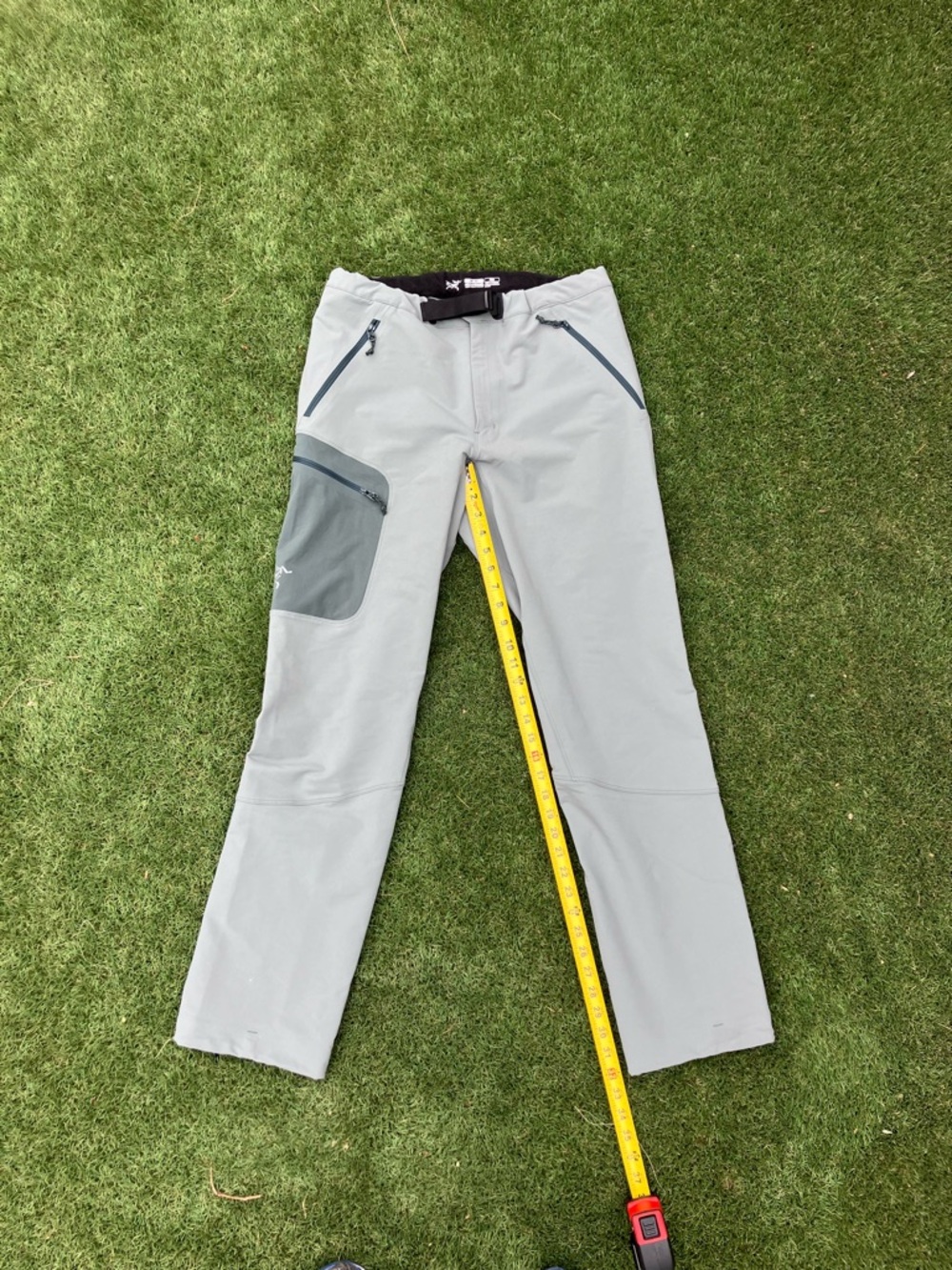 Arc'teryx Men's Light Gray Outdoor Softshell Cargo Pants